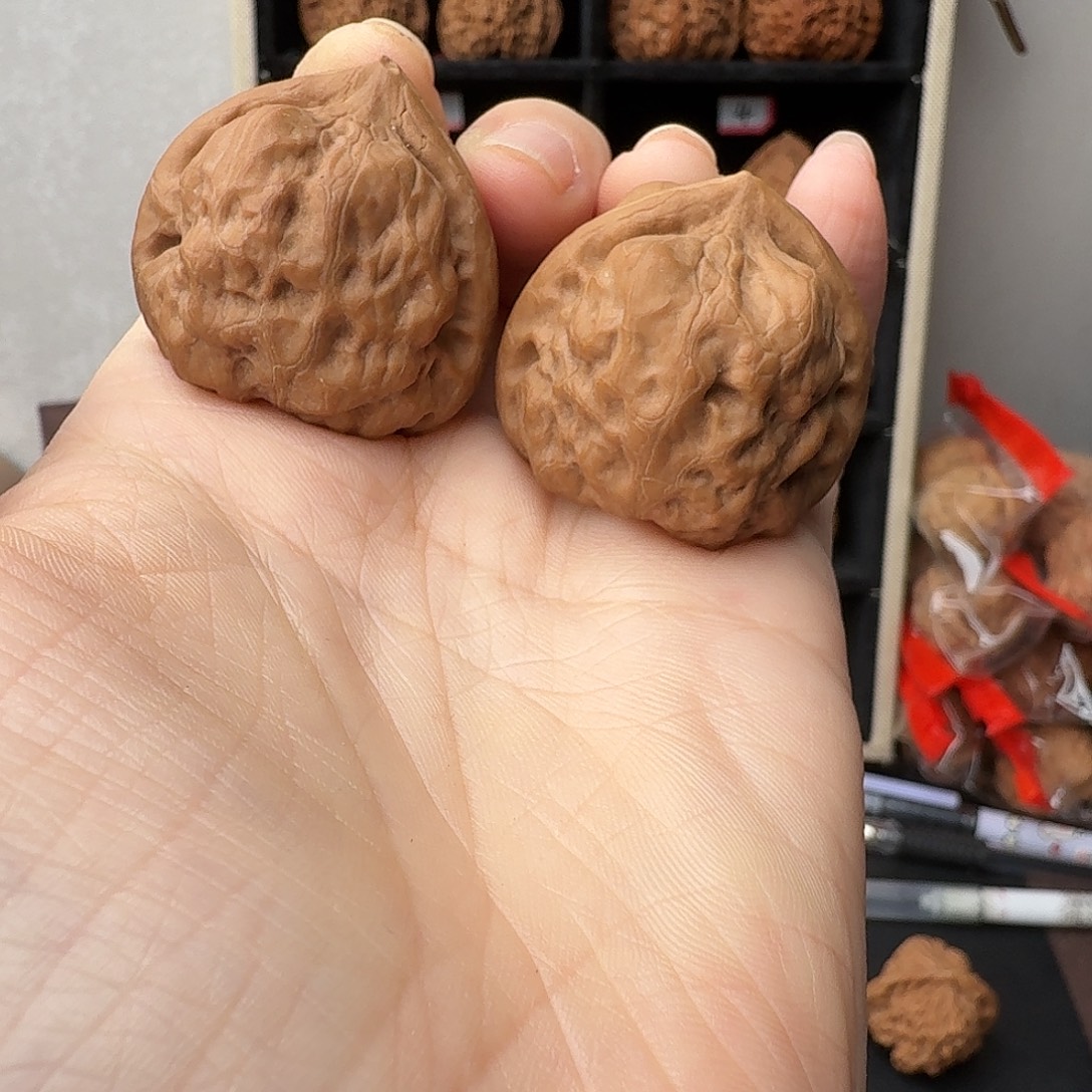 小***活把件文玩核桃古蟾磕尖