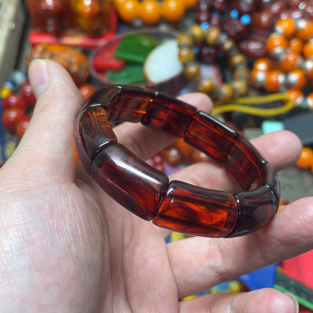 琥珀裸石未镶嵌好物推荐如图所示