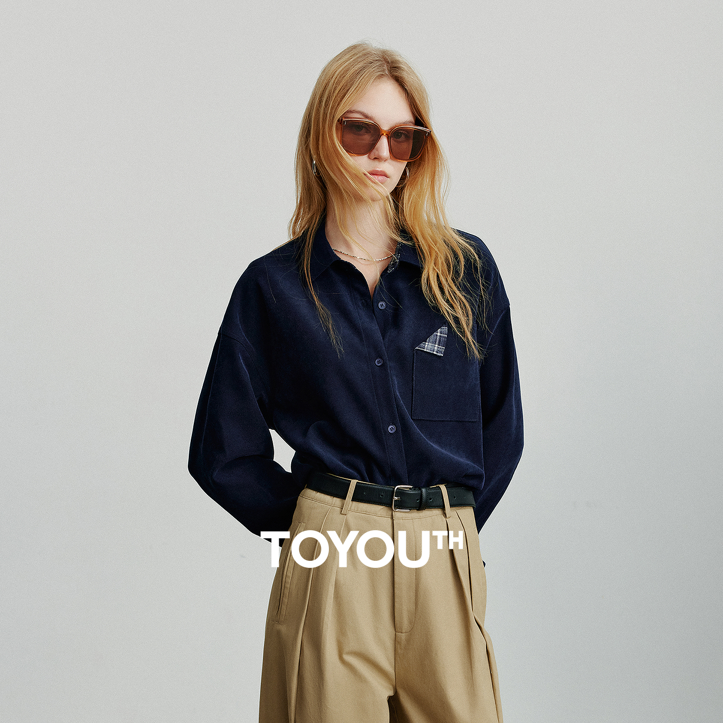 初语衬衫女2025秋季新款巴恩风拼接格纹翻袖磨毛衬衣外套上衣