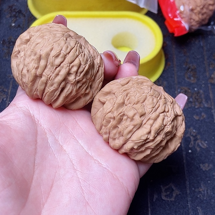 文玩核桃吊坠华坤龙