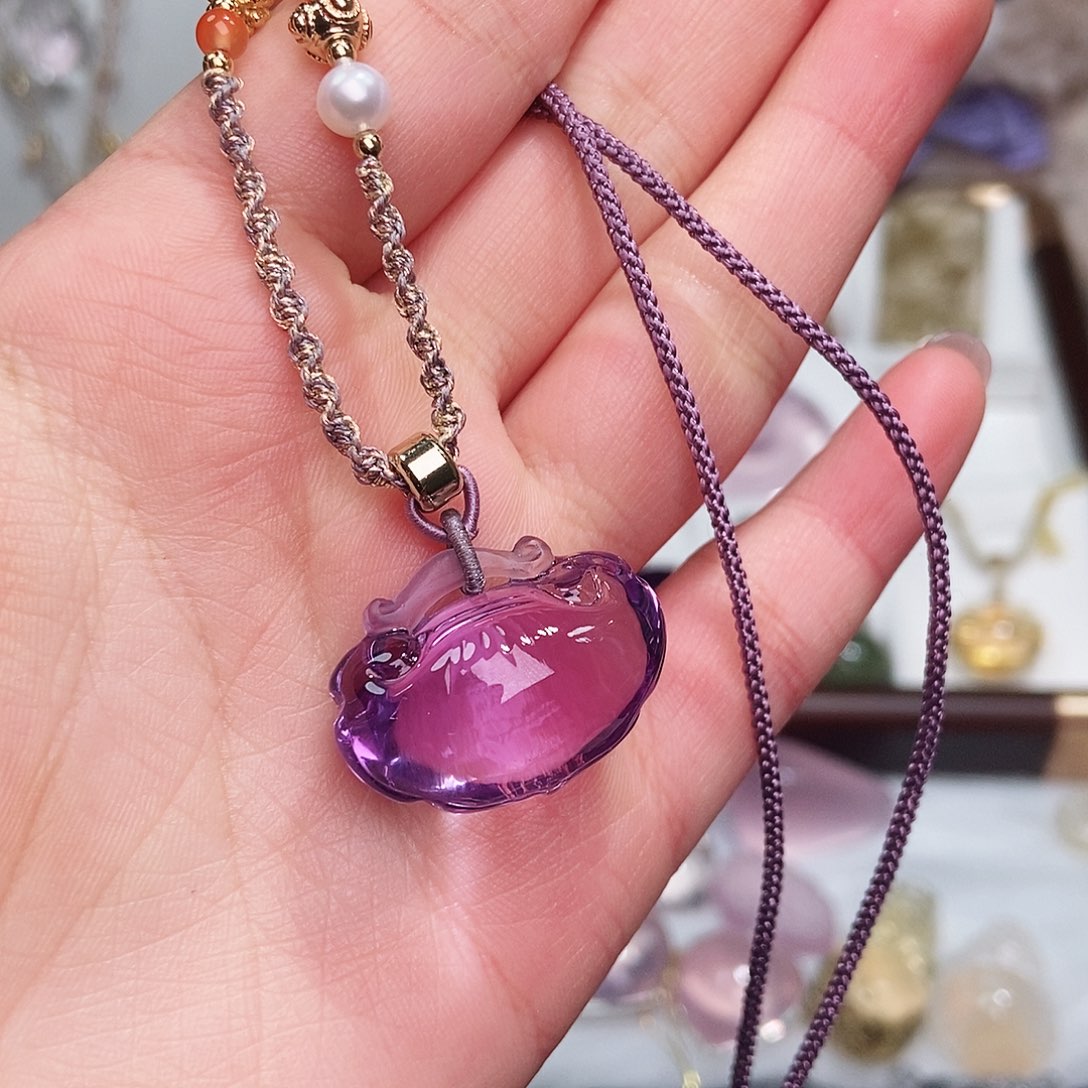 水晶吊坠(赠链)未镶嵌