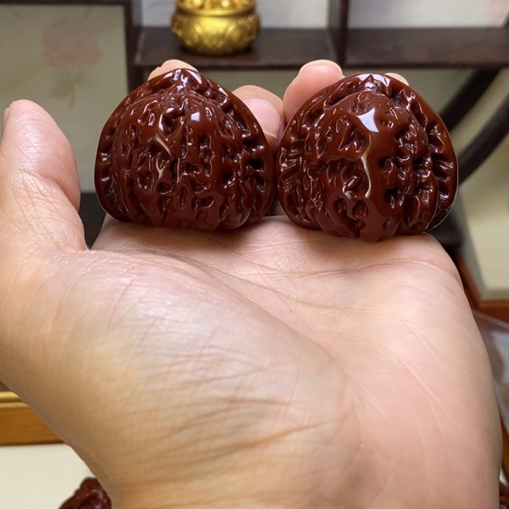 刘***鹅把件文玩核桃仿百年三角