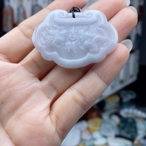 翡翠颈饰未镶嵌翡翠