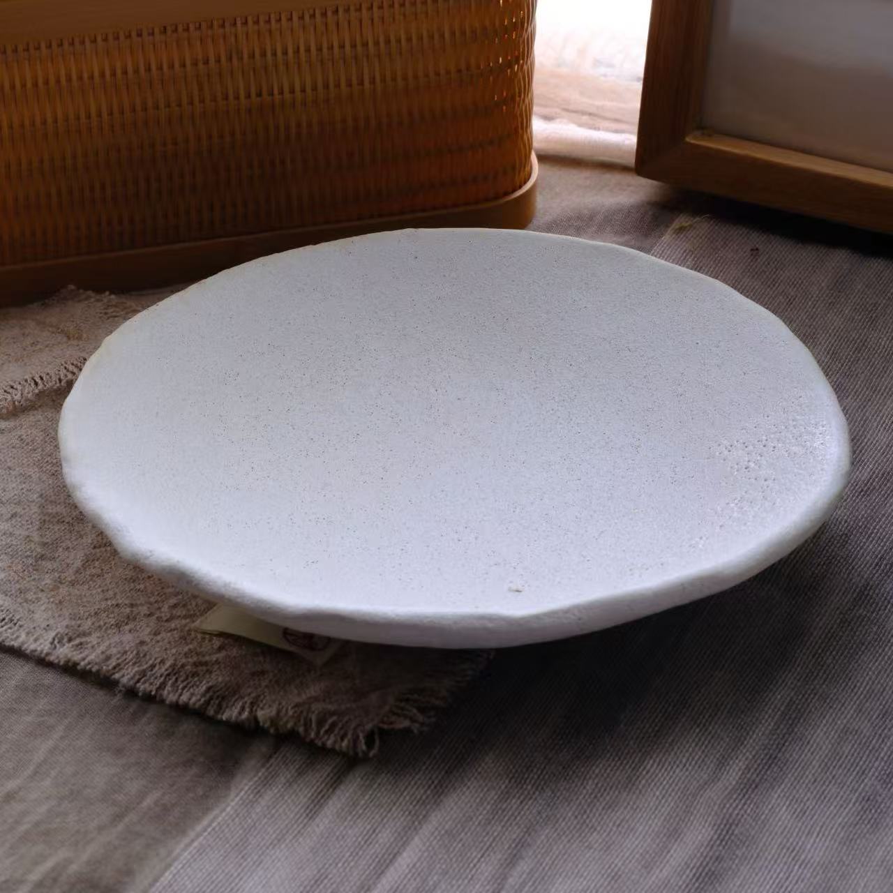 小喜宅 汉白三足壶承