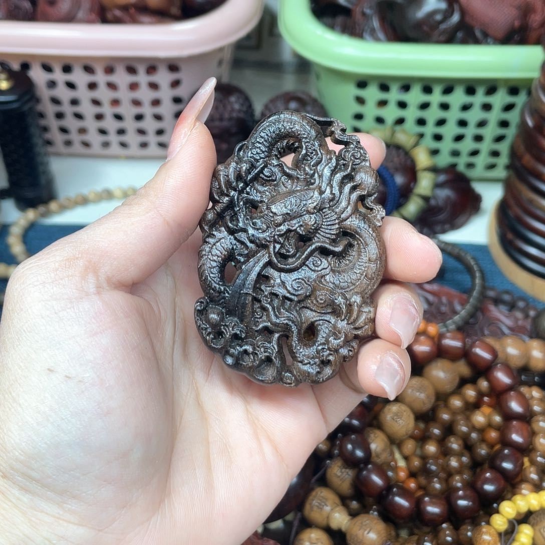 维腊木（绿檀）无事牌