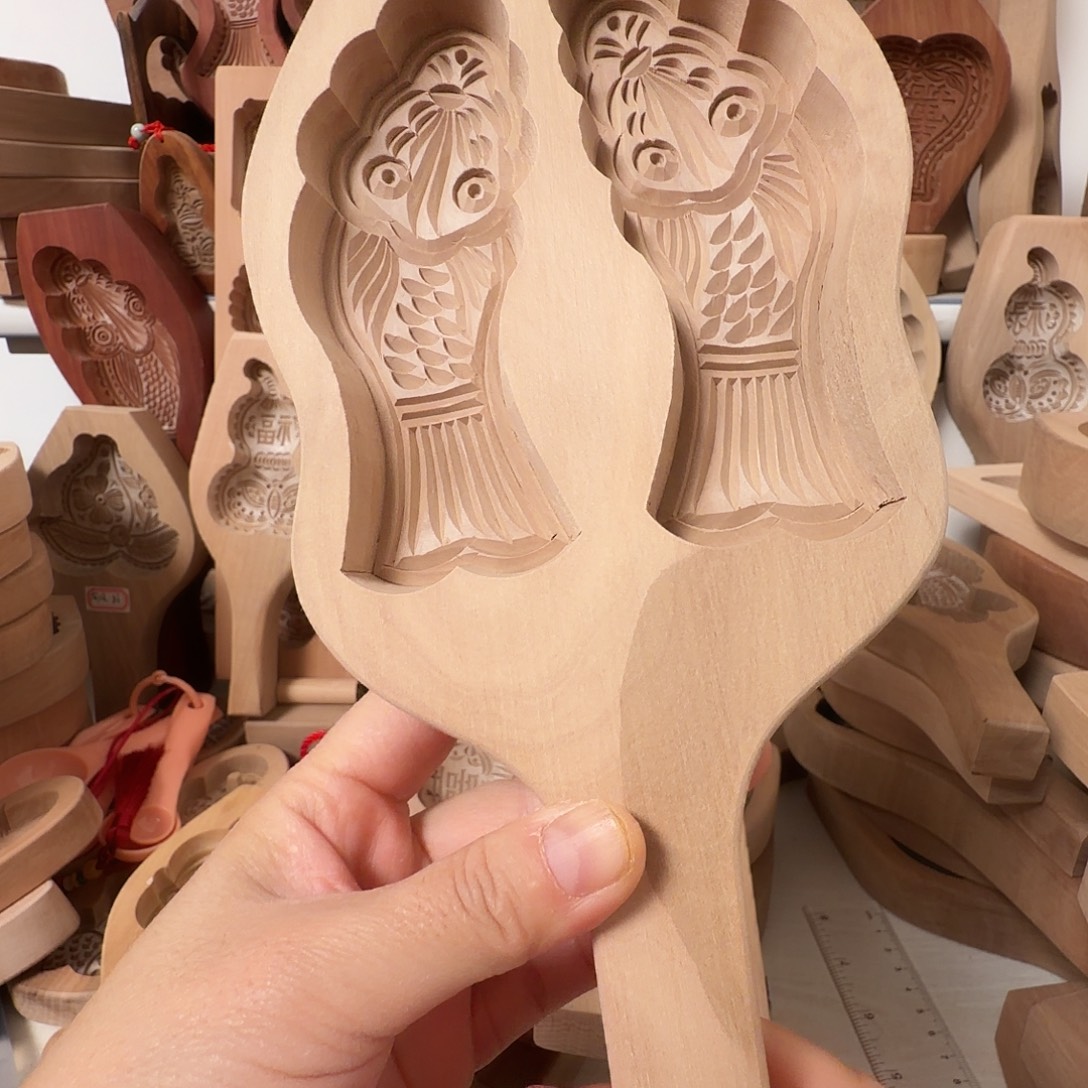 梨木精雕小双鱼模具