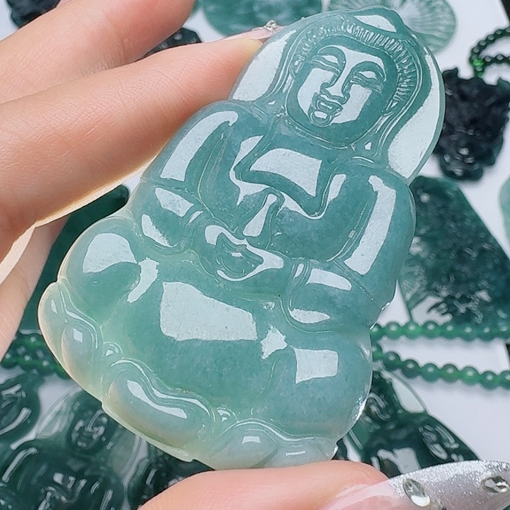 翡翠未镶嵌颈饰天然的A货翡翠多样性发其一 