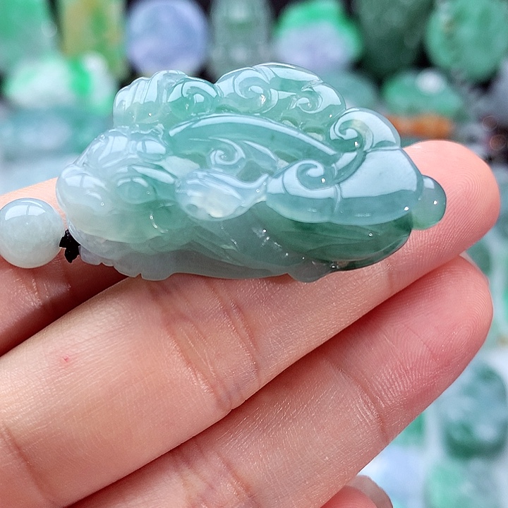 翡翠颈饰未镶嵌翡翠