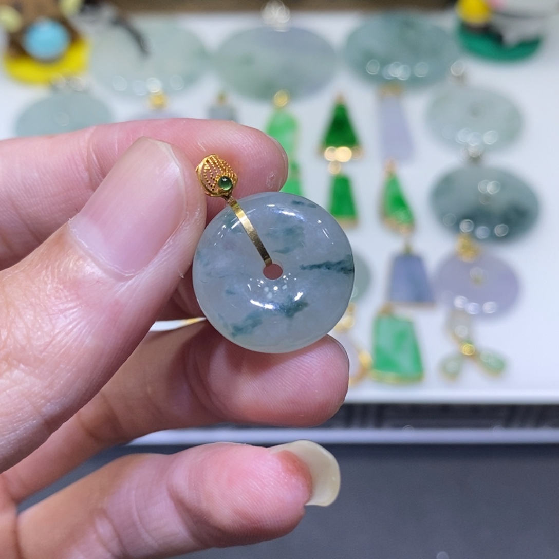 翡翠18K金镶嵌吊坠(不含链)