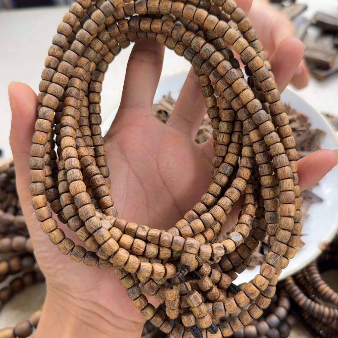 沉香碎屑沉香多圈0.6白奇桶珠多样性发一