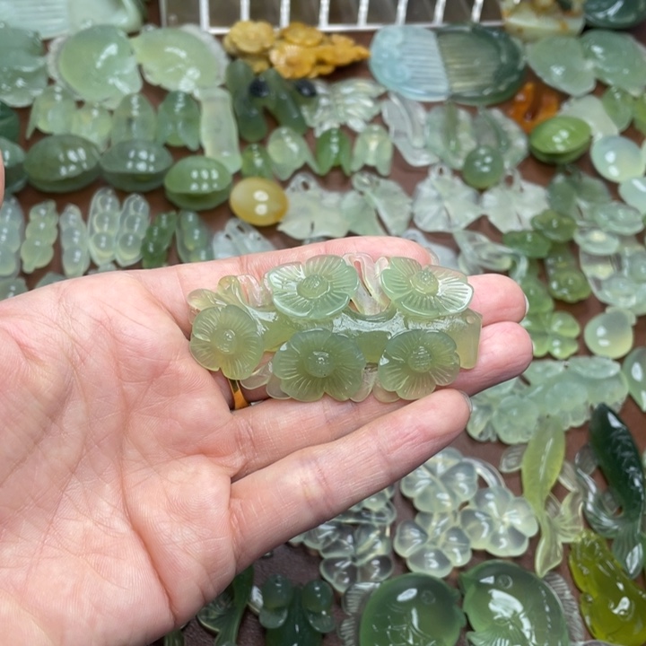蛇纹石玉合金颈饰