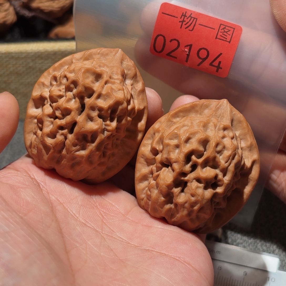 文玩核桃把件蛤蟆眼