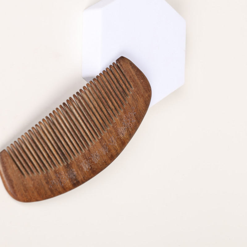 MK089无礼盒金丝楠木把件