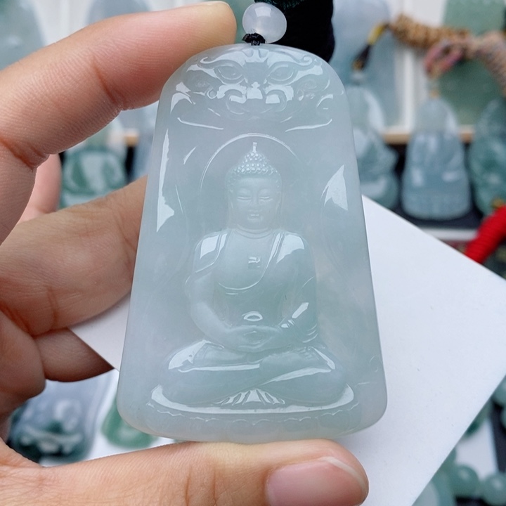 翡翠未镶嵌颈饰大日如来