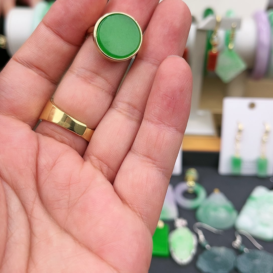 翡翠颈饰未镶嵌我