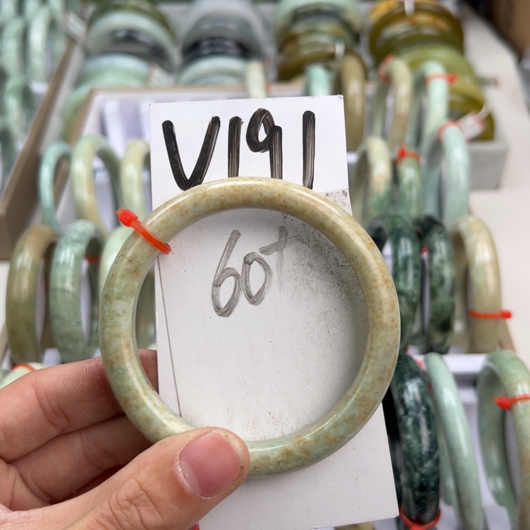 岫玉手镯未镶嵌天然岫玉