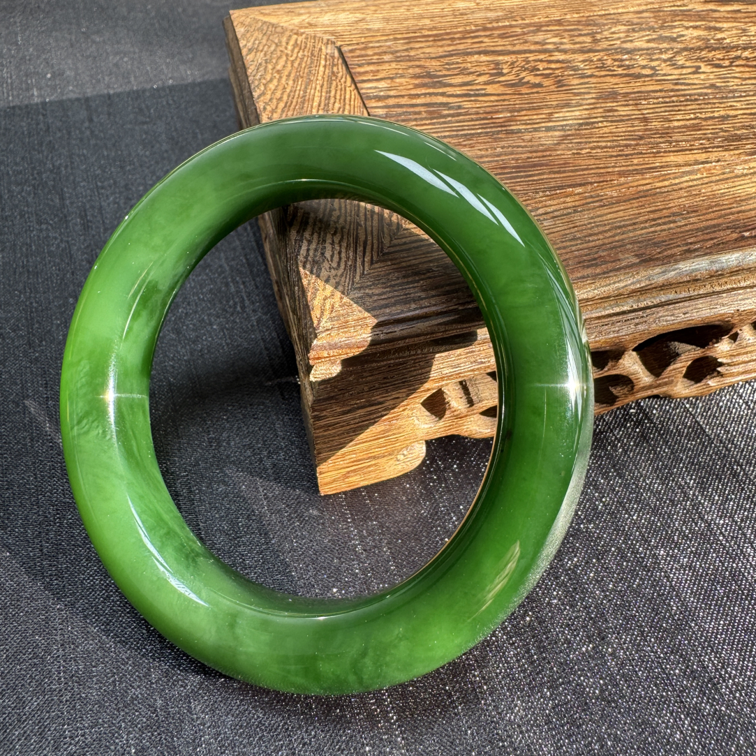 和田玉碧玉手镯老坑俄料冰阳绿色五四点二内径正圈镯子碧绿