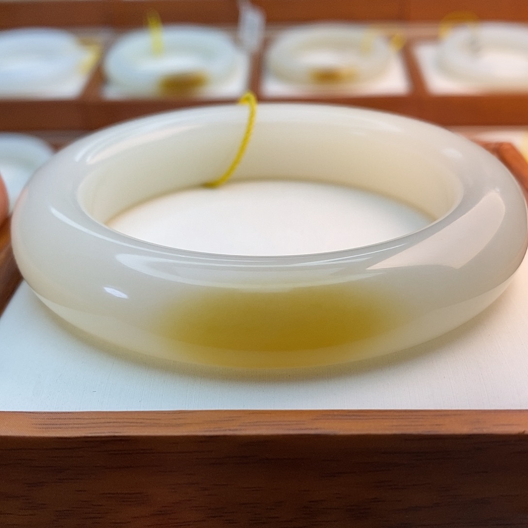 和田玉（糖玉）未镶嵌手链