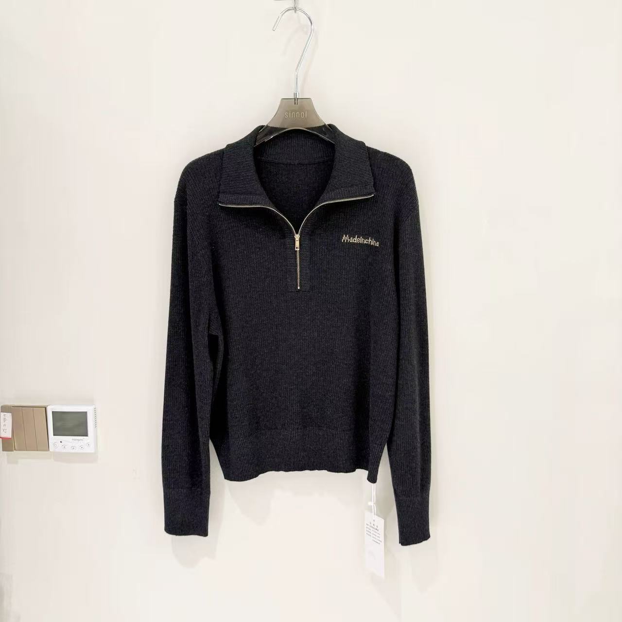 8686翻领半拉链时尚秋冬字母刺绣polo纯色毛针织衫 