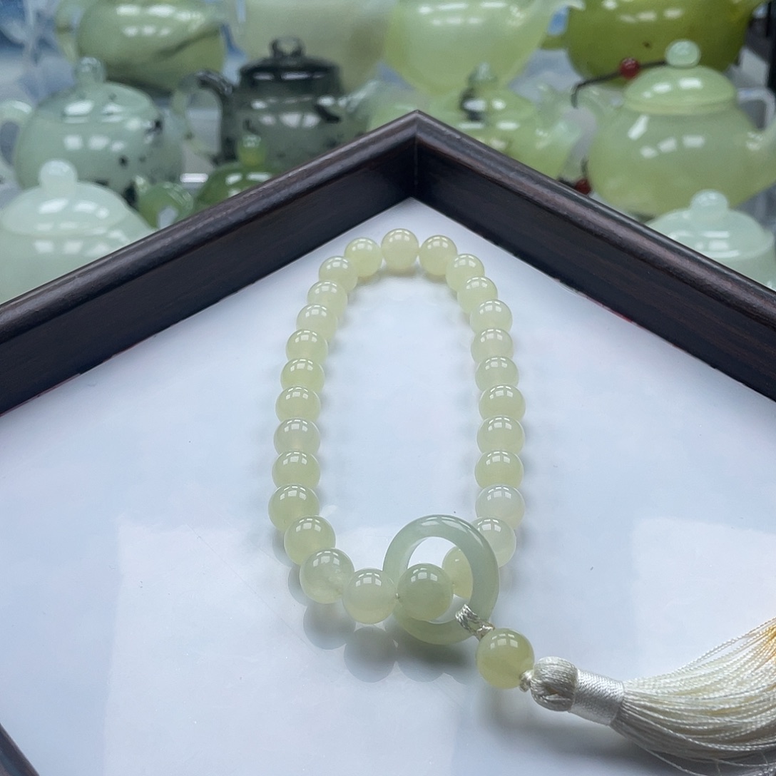 蛇纹石玉未镶嵌手持