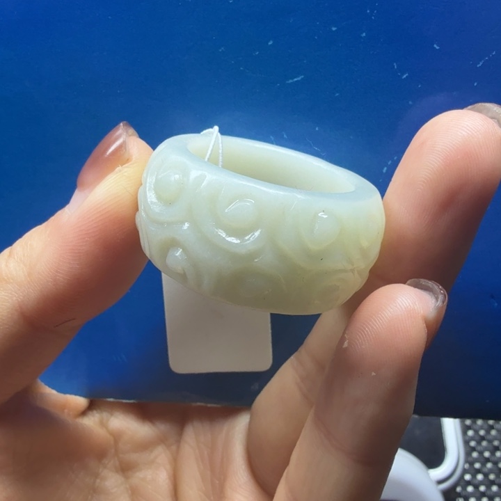 ，***？和田玉未镶嵌挂件