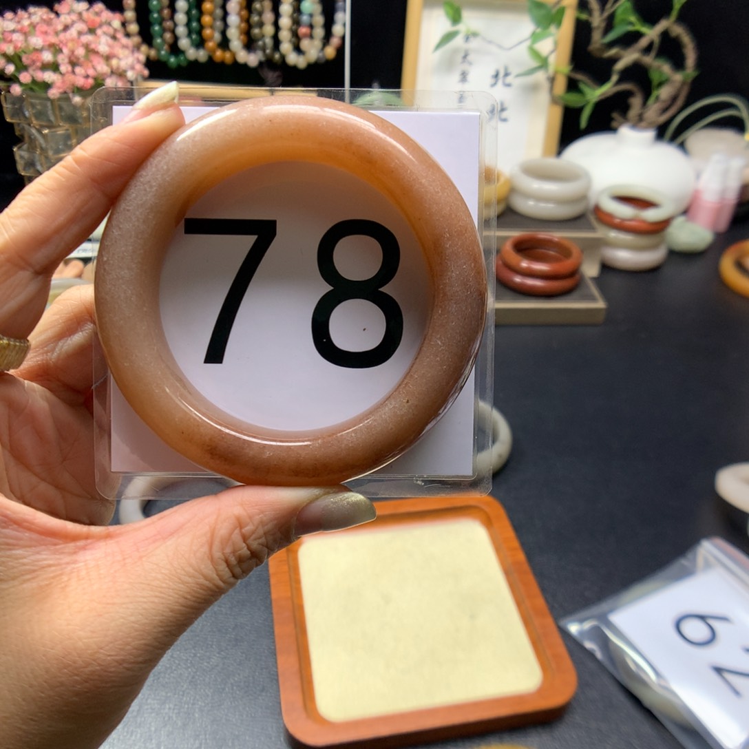 石英质玉手镯未镶嵌全****姐