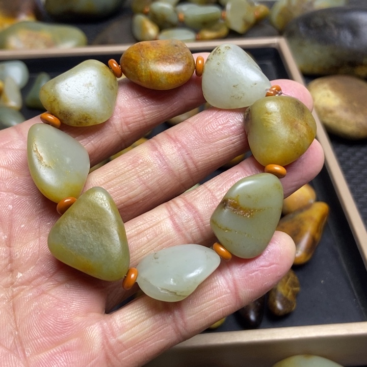 老***罗和田玉（糖玉）未镶嵌珠宝奇石