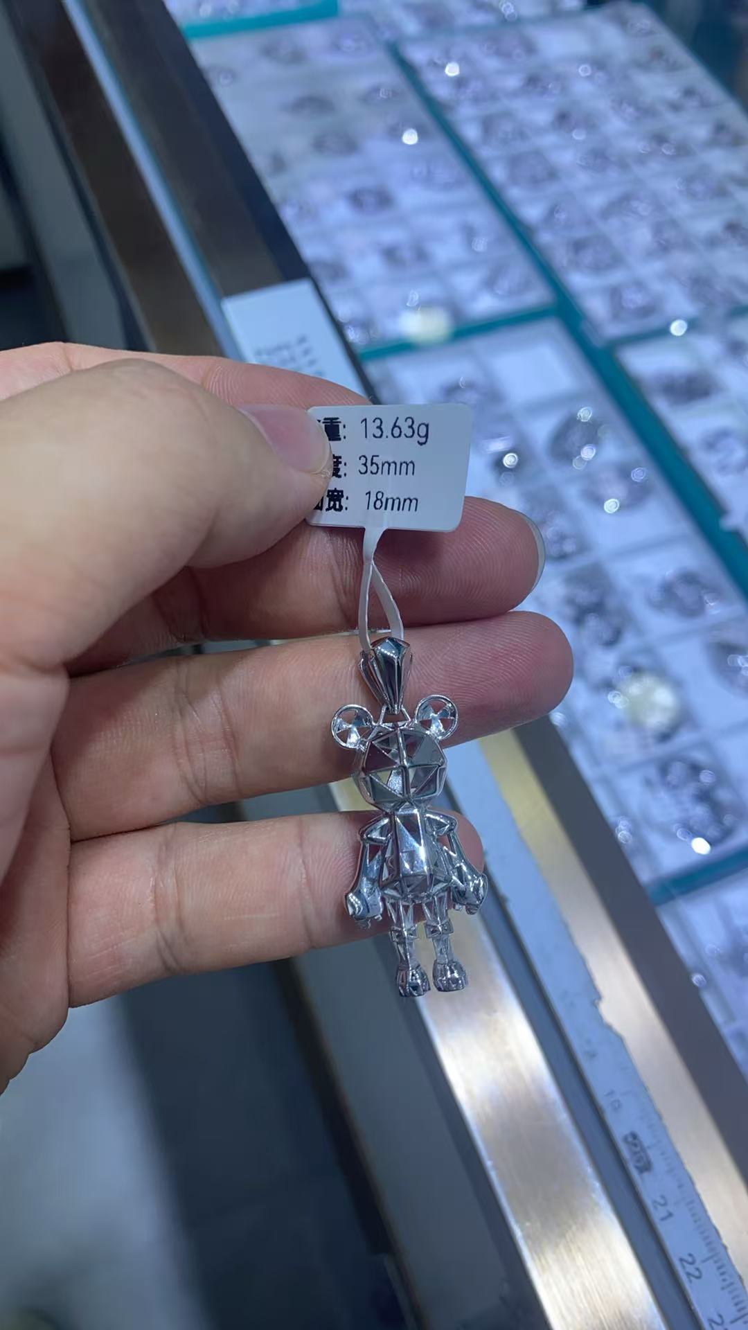 铂金 950  吊坠 