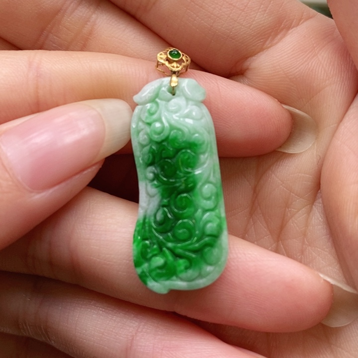 翡翠未镶嵌颈饰吊坠