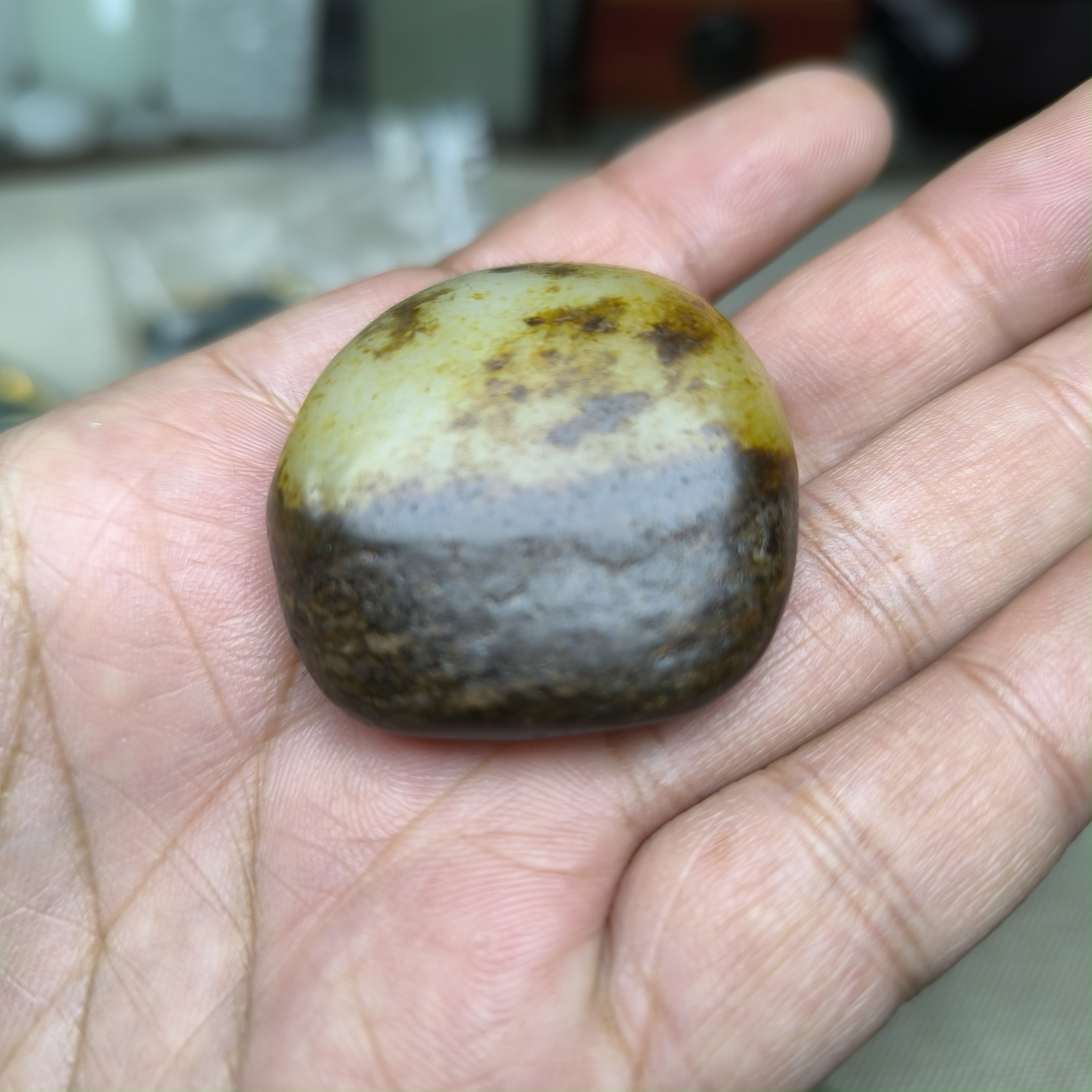 新疆和田玉籽料黑皮乌鸦皮原石独籽尺寸44+37+19重量48.7g
