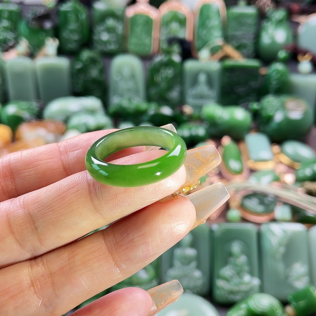 和田玉戒指未镶嵌人**惧