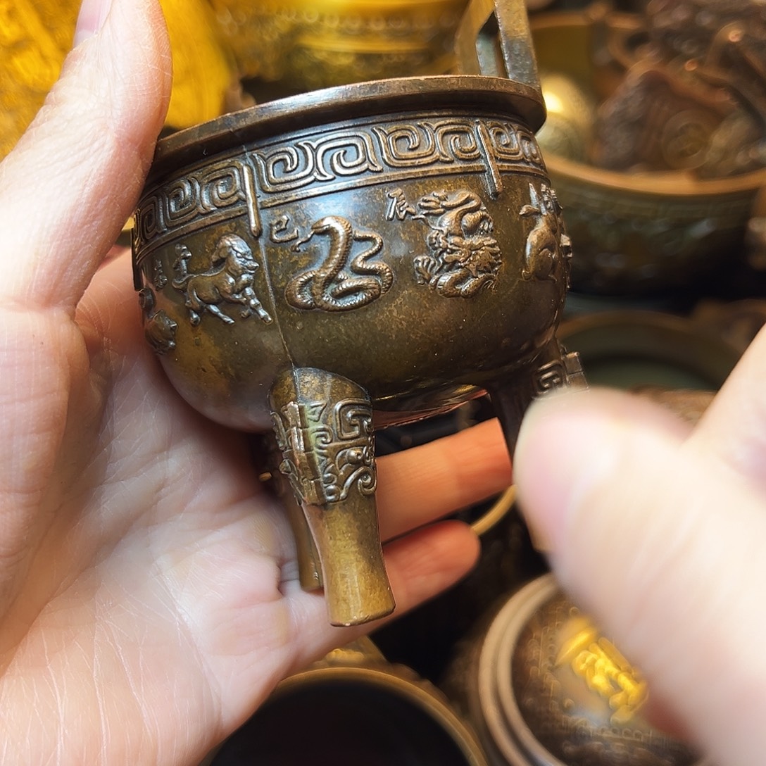 精美铜器工艺品等