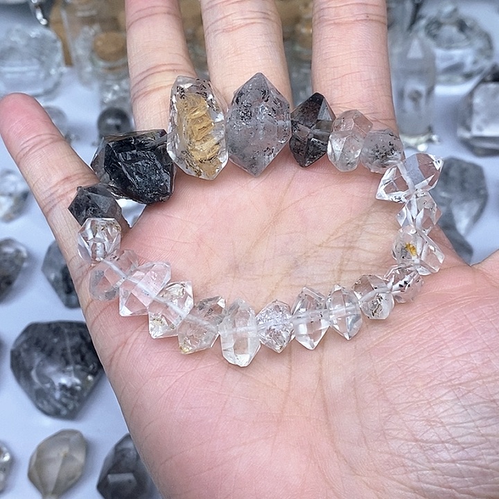水晶手链未镶嵌闪灵钻手链