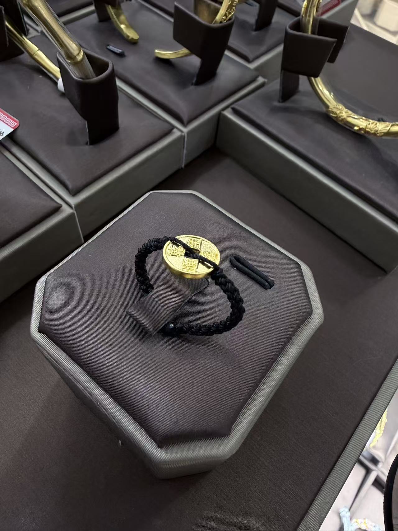 合金戒指 饰品戒指手工时尚复古黑色首饰金色指环五帝钱（包0.1g）