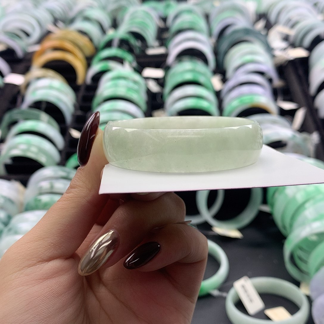 未镶嵌手镯翡翠公主