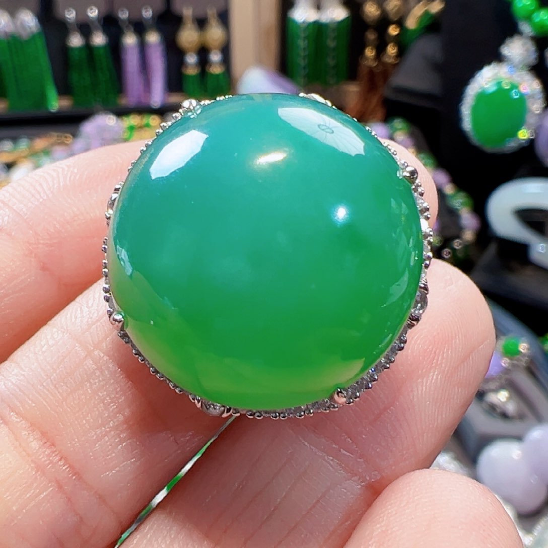 翡翠戒指18K金镶嵌签收后24小时鉴赏期