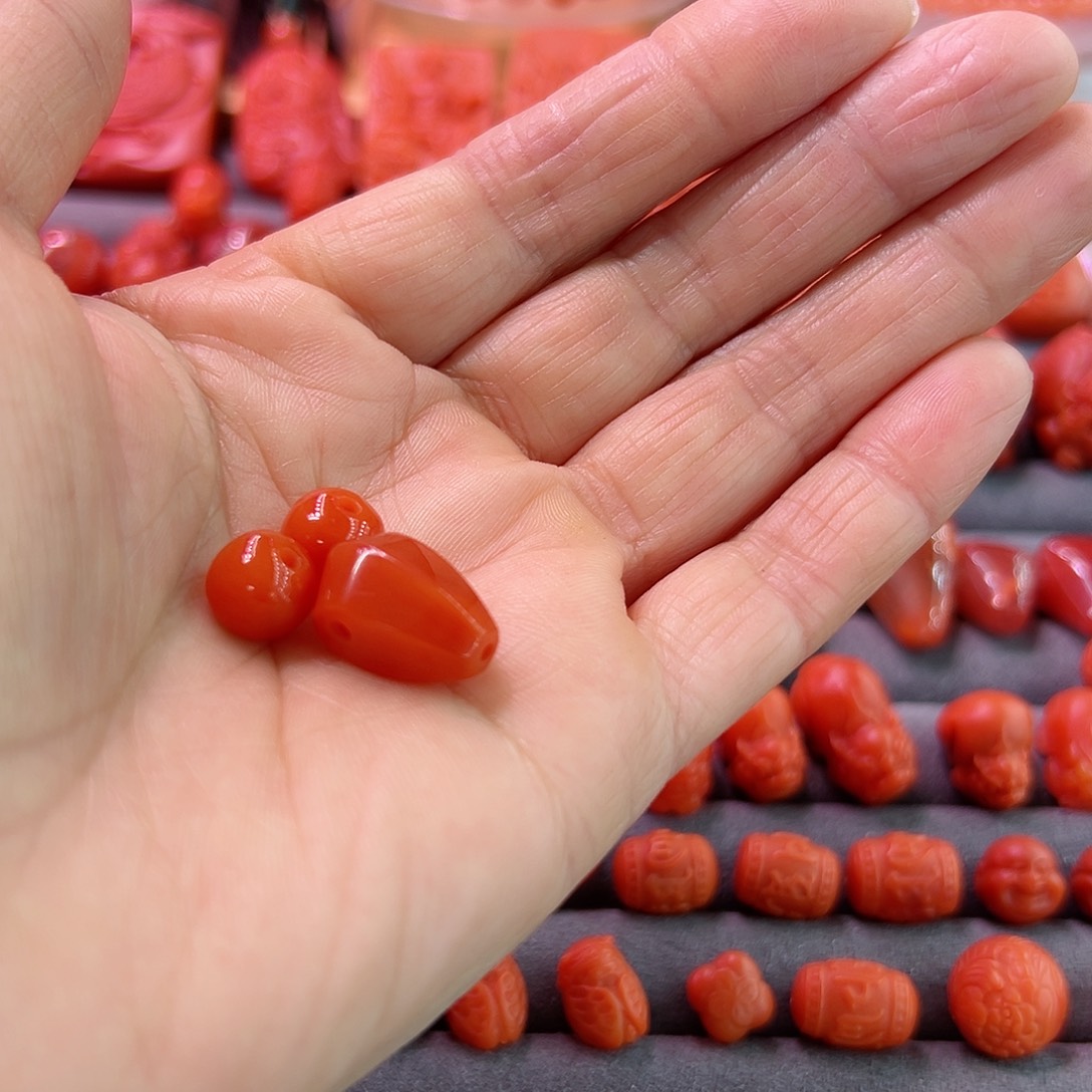 南红玛瑙三通未镶嵌天**流