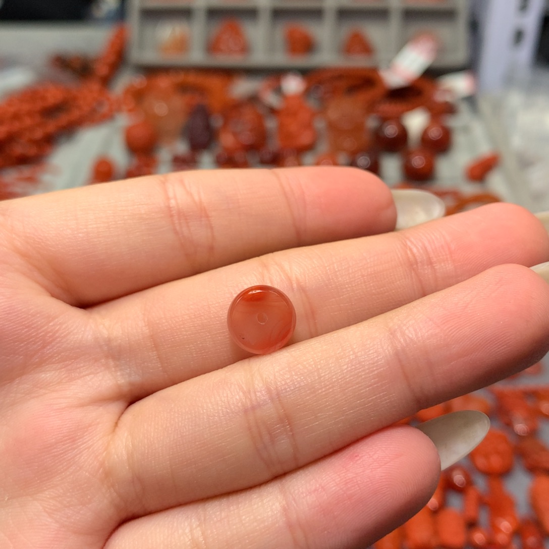 【闪购商品】南红玛瑙配饰有瑕放漏未镶嵌人*