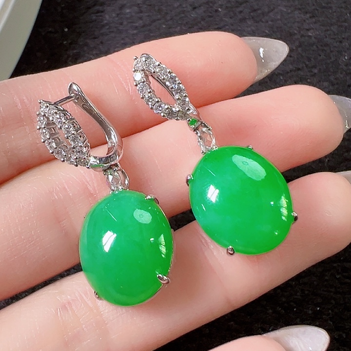 翡翠耳饰18K金镶嵌签收后24小时鉴赏期，过时不退