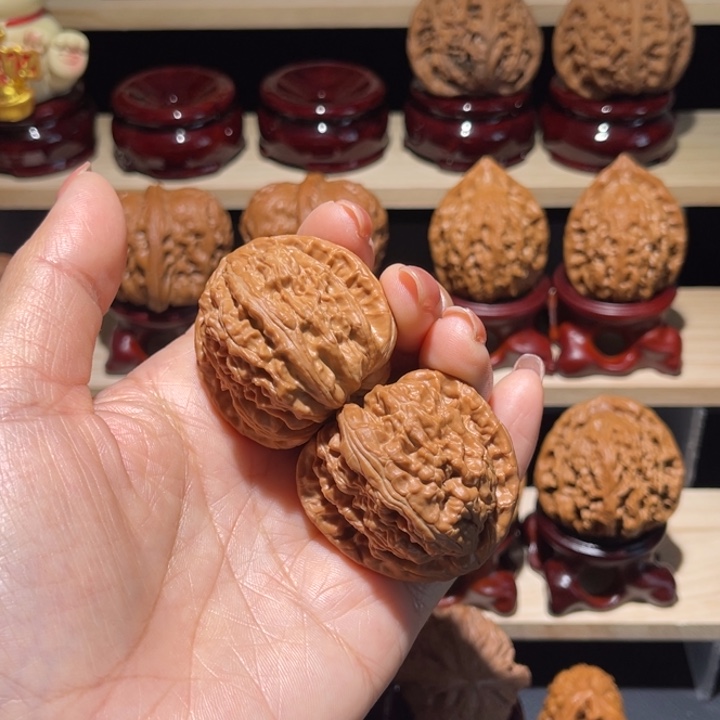 白***帝文玩核桃把件40白狮子