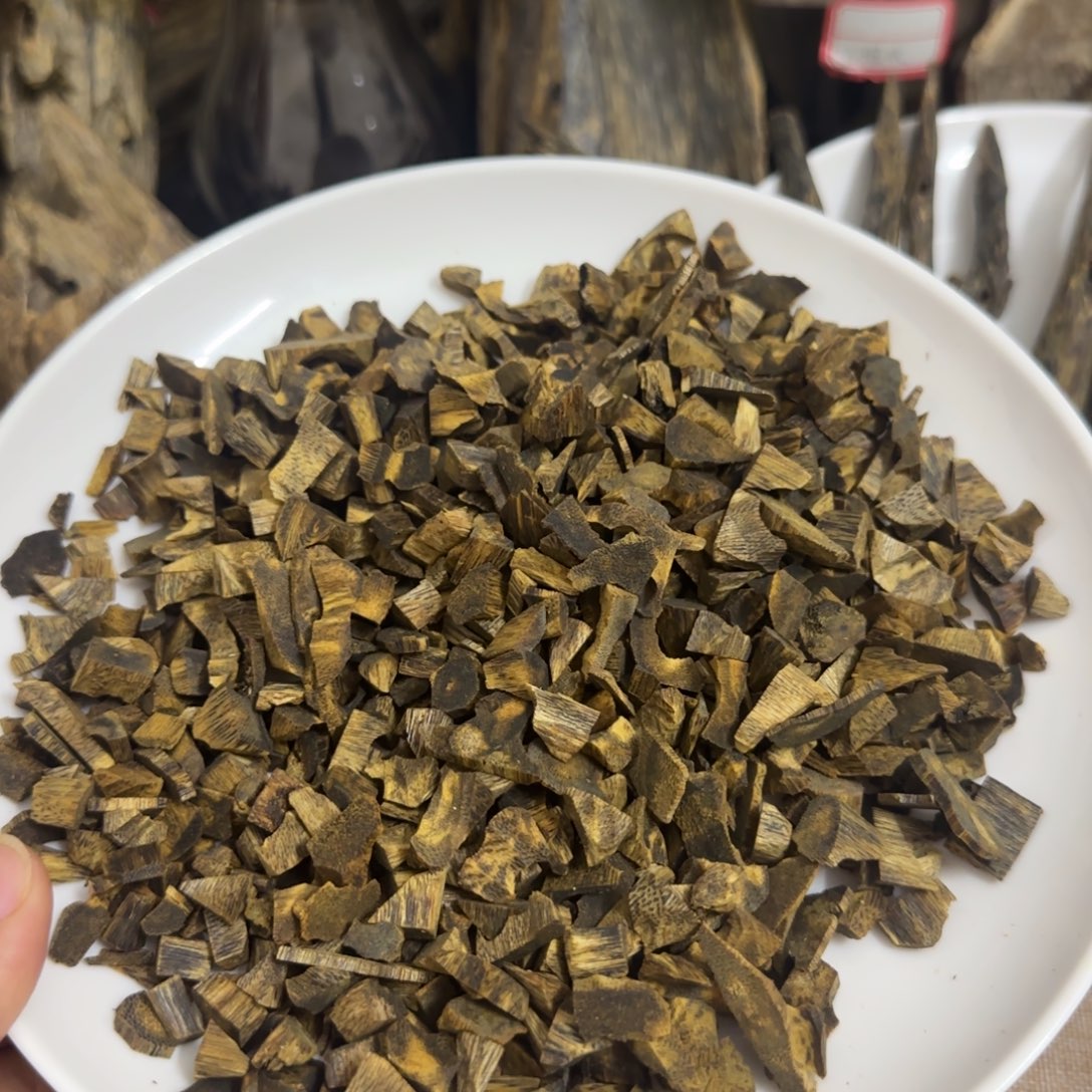 沉香沉香碎屑海南白棋乌身圆叶高油米粒50克