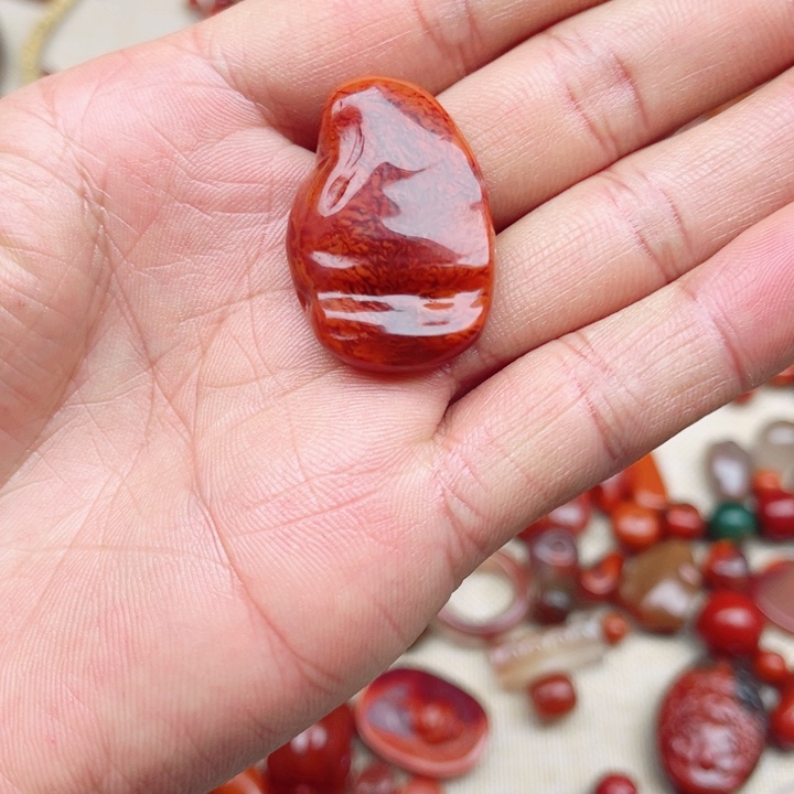 未镶嵌小牌子南红玛瑙