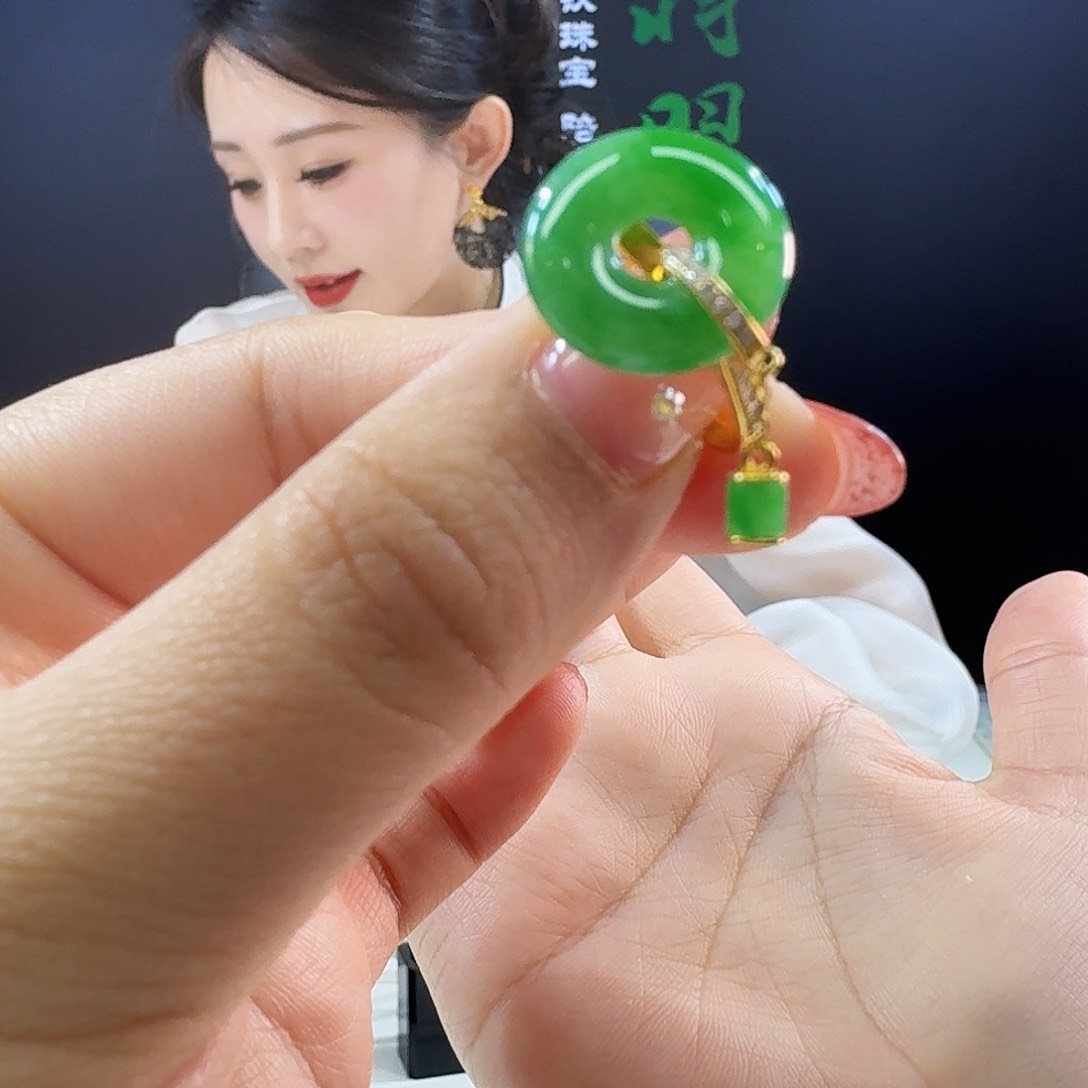 翡翠戒指18K金镶嵌18k镶嵌