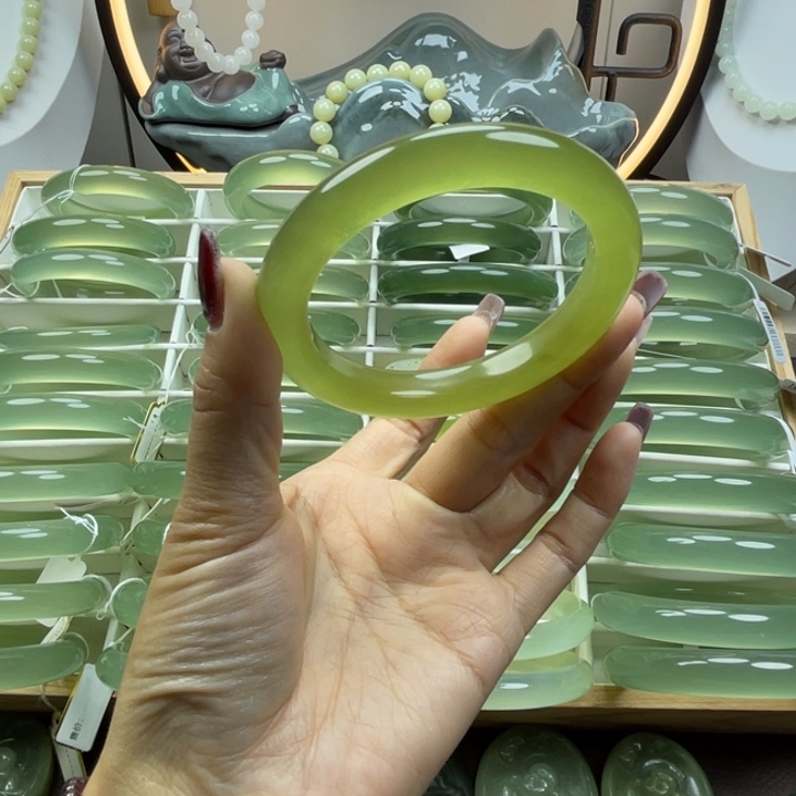 岫玉未镶嵌手镯岫玉