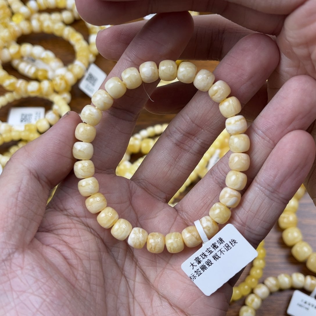 蜜蜡手串未镶嵌枫**?蜜蜡手串7.5mm