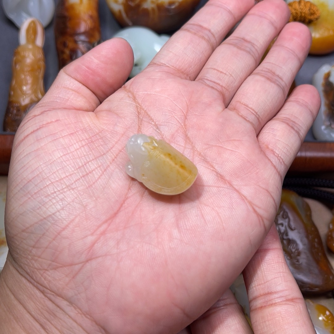 和田玉挂件未镶嵌