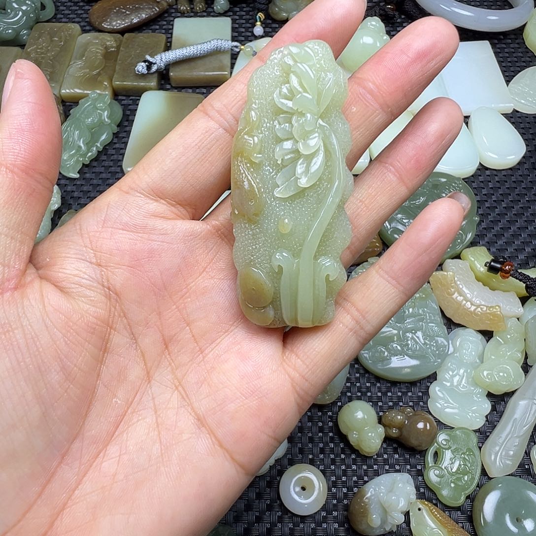 和田玉未镶嵌吊坠(不含链)