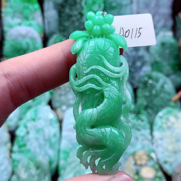 翡翠吊坠(不含链)未镶嵌