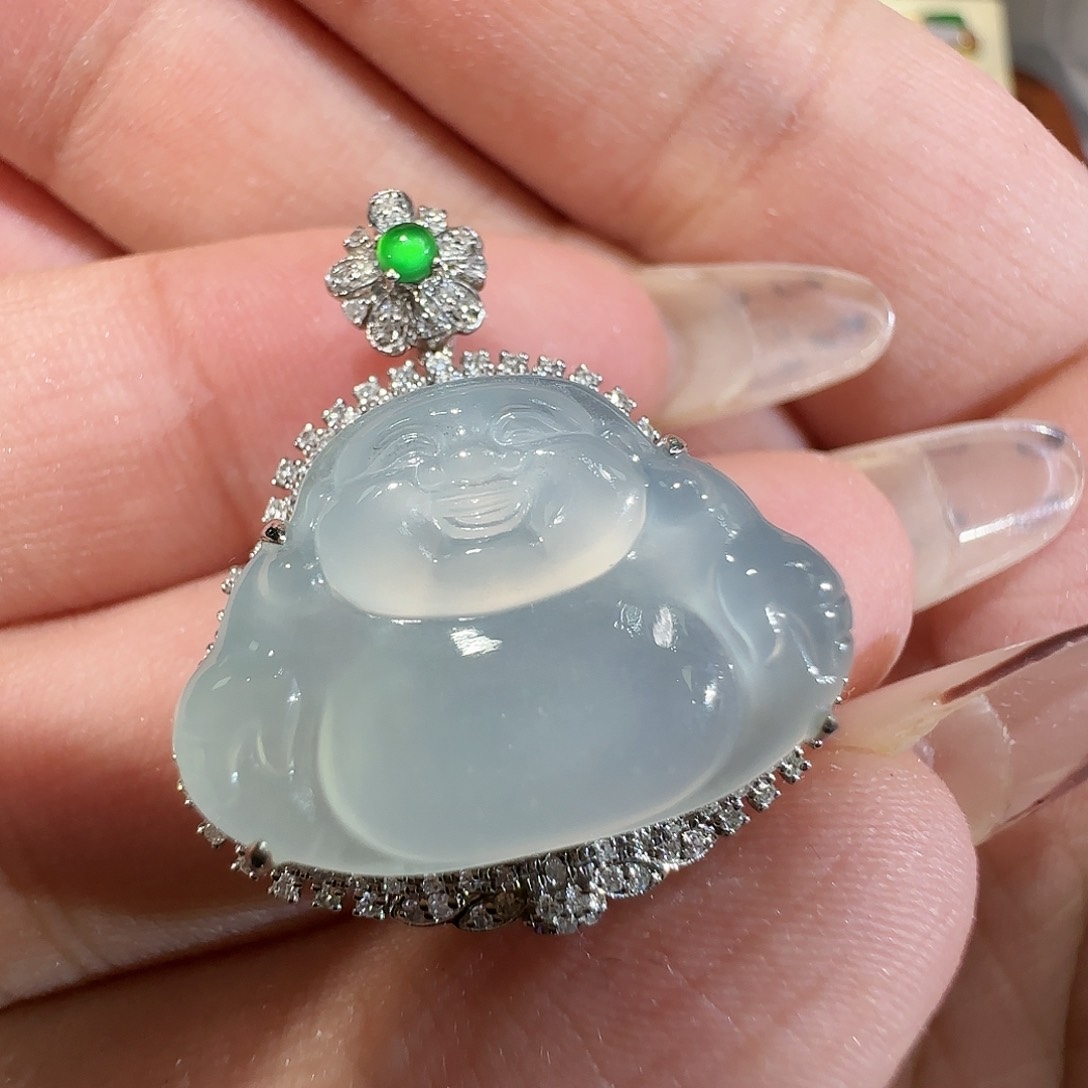 【闪购商品】颈饰18K金镶嵌翡翠