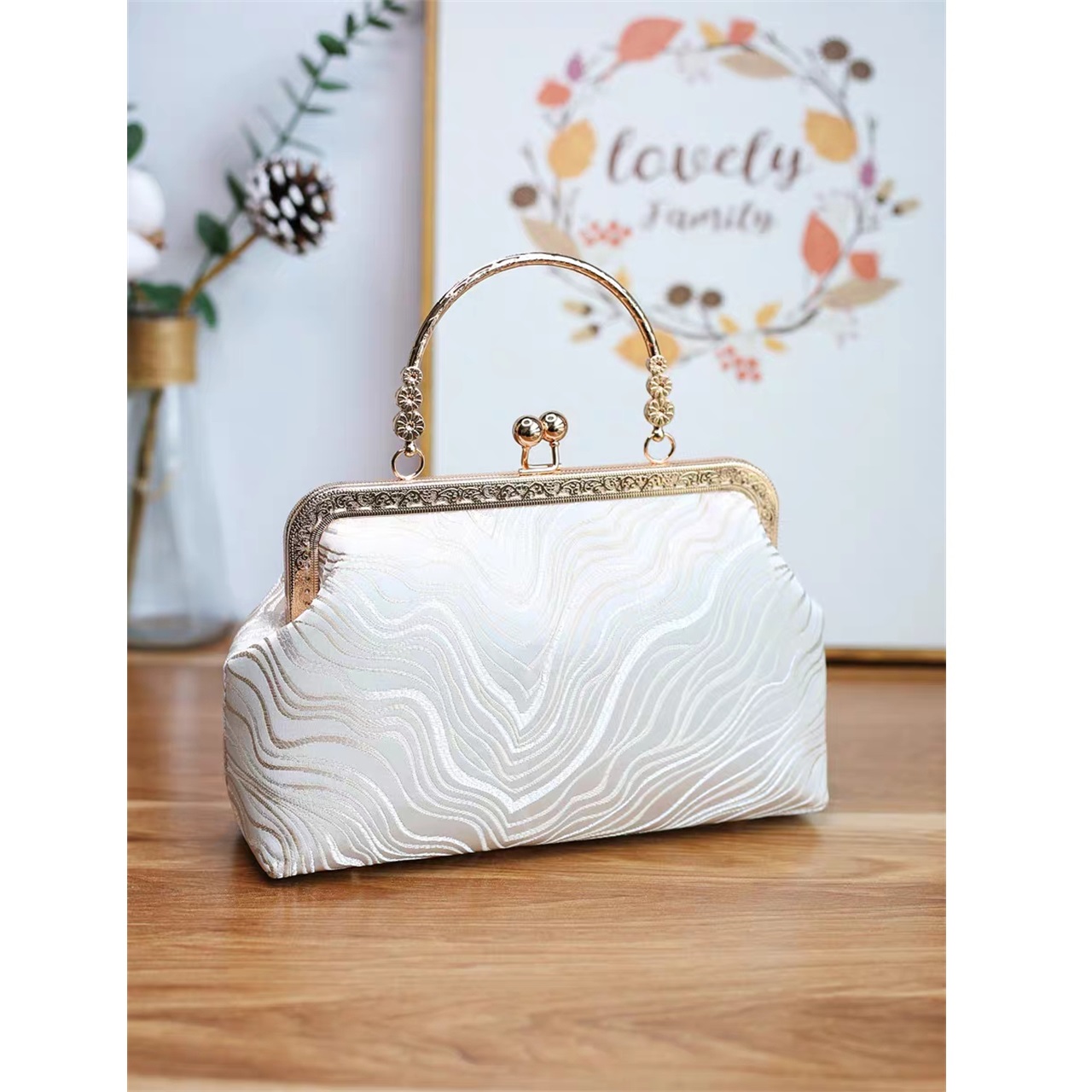 刺绣金属提手喜气洋洋国风复古手拿包旗袍搭配